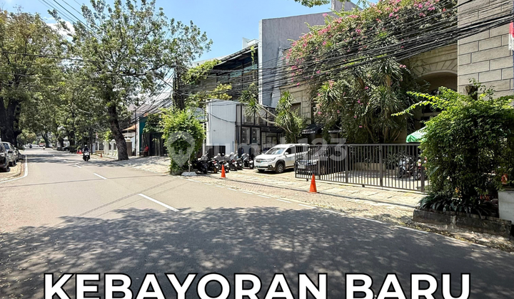 Bangunan Komersil 3 Lantai Strategis Dekat MRT di Kebayoran Baru