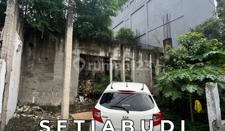 Old House Land Count Ready to Build South-Facing in Setiabudi Old House Land Count Ready to Build South-Facing in Setiabudi