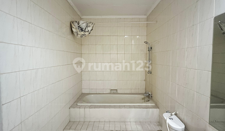 Rumah Lama 1 Lantai Hitung Tanah Hadap Utara di Bangka - Kemang 2