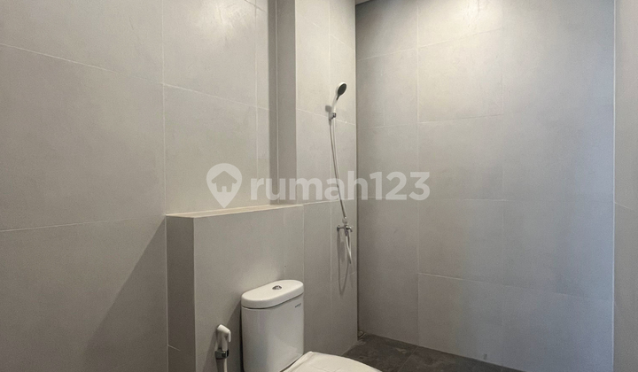 Brand New Modern Townhouse 3 Lt. Selangkah ke Tol Desari Andara 2