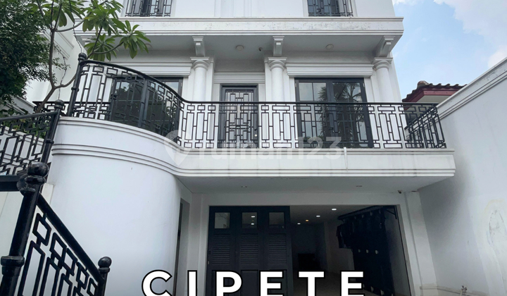 Rumah Modern Klasik Mewah 3 Lantai + Rooftop Strategis di Cipete