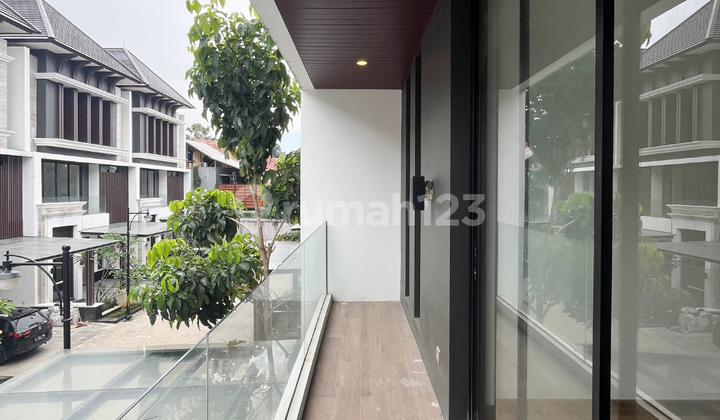 Brand New Modern Townhouse 3 Lantai Ada Private Pool di Cilandak 2