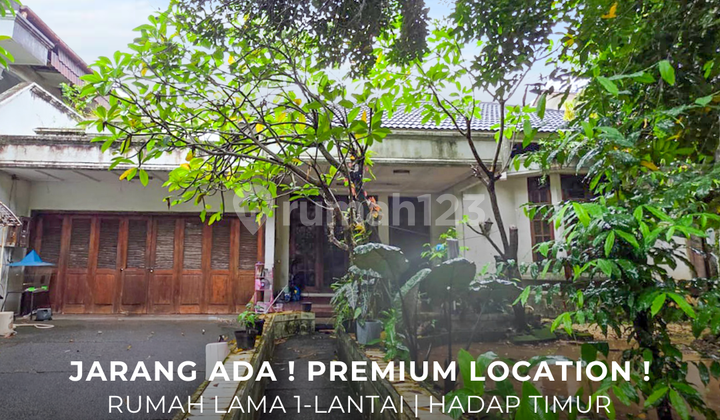 Old 1-Story House Facing East Premium Location Selong - Senopati