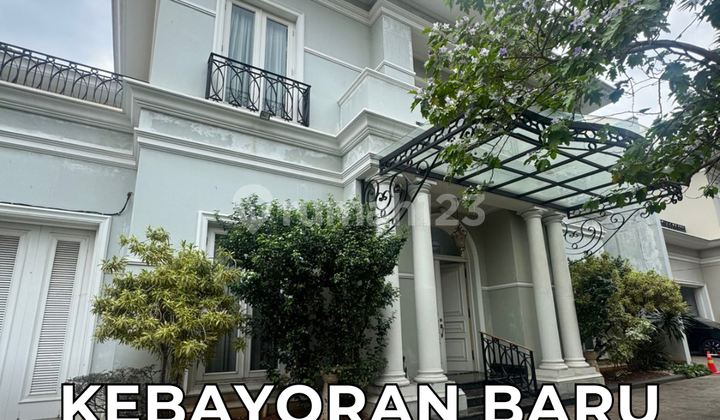 Rumah Modern Klasik Mewah 2 Lantai Dalam Portal di Kebayoran Baru
