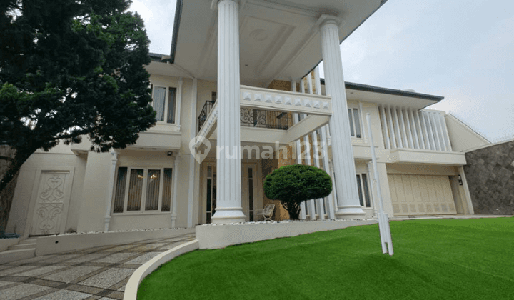 Rumah American Classic Mewah Hadap Timur Full Furnish Di Bandung 2