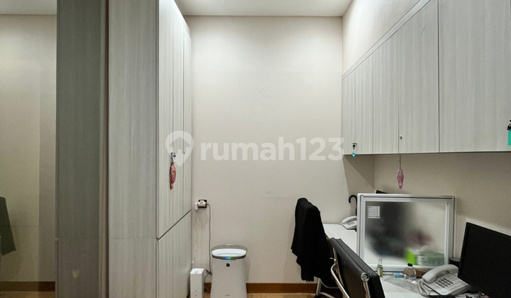 Office Space Size 184 sqm High Floors at Equity Tower - SCBD Office Space Size 184 sqm High Floors at Equity Tower - SCBD