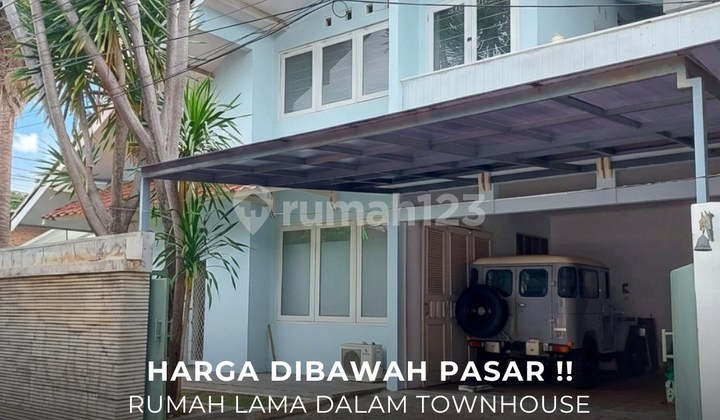Below Market Price Old House in Pejaten Barat Townhouse