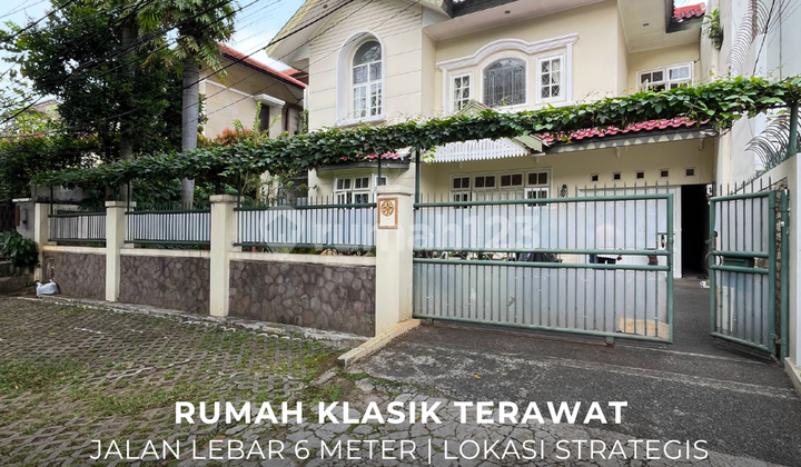 Rumah Terawat Desain Klasik Lokasi Strategis di Kebayoran Baru