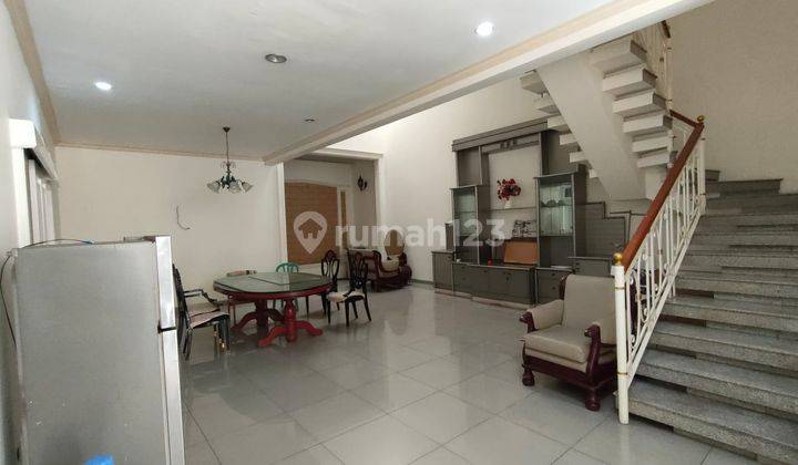 Dijual Cepat Rumah Full Furnished di Green Garden, Jakarta Barat 1