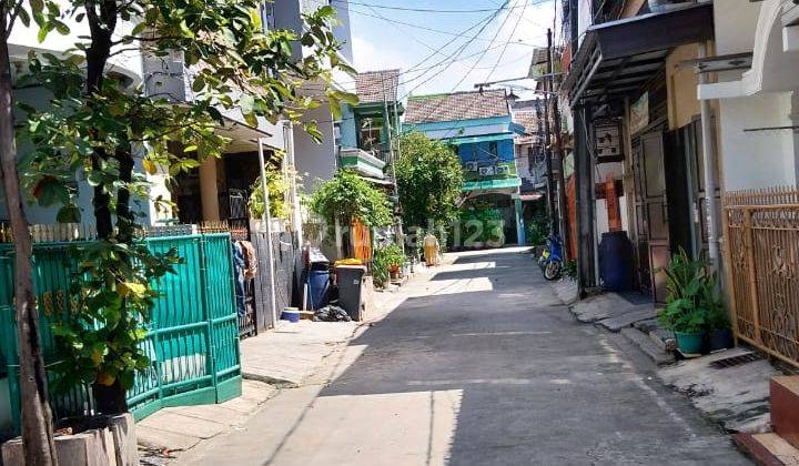 Dijual Rumah 3 Lantai, Siap Huni, di Pejuang, Bekasi Kota. 2