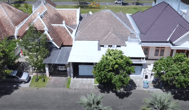 Rumah Menawan di Araya Taman Golf Malang SHM 1