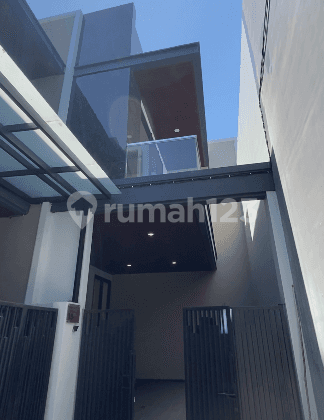 RUMAH BARU 3 LANTAI HOOK DUKUH KUPANG TIMUR SURABAYA 1