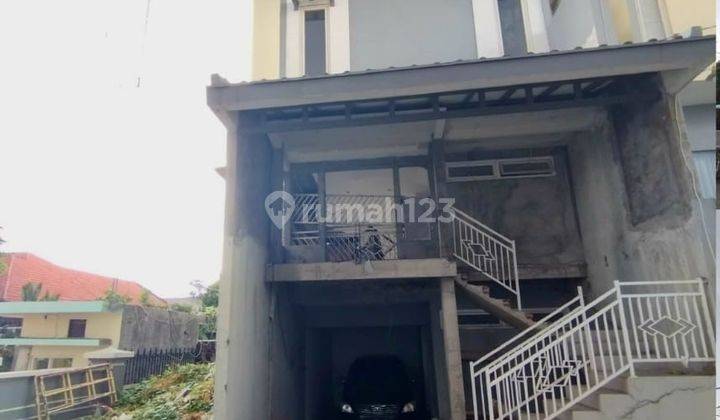 Rumah Bagus 3 Lantai Semolowaru Surabaya SHM 1