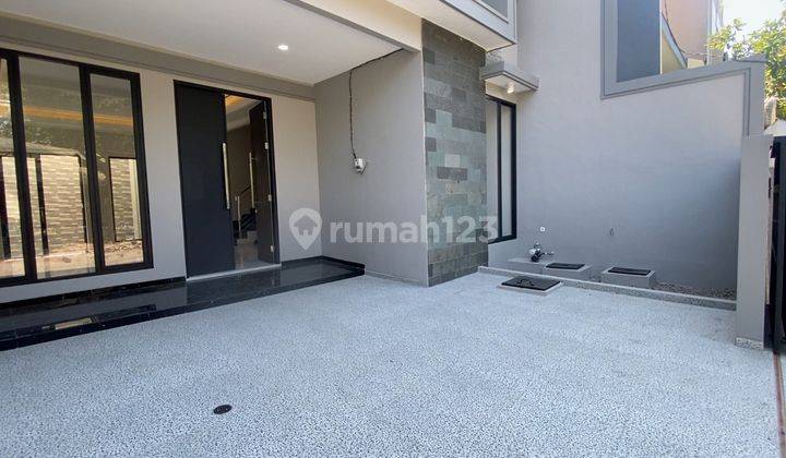 Rumah Lebar 8 Baru Mulyosari Depan Taman SHM 2