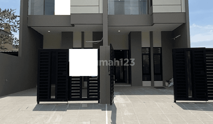 2 Rumah Baru 2 Lantai Tenggilis Mejoyo Selatan Surabaya SHM 1