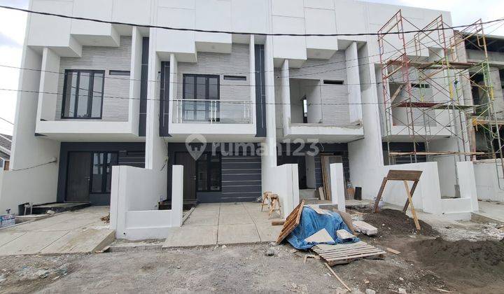 Rumah Split Level Rungkut Modern Surabaya SHM 1