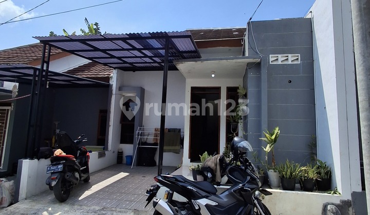 For rent. Fully furnished house in Kolmas Cipageran Cimahi, near the city hall.