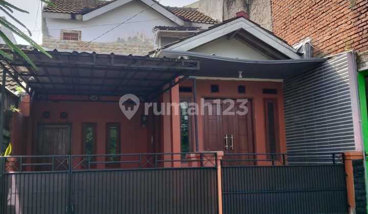 For Rent 2-Story House in a Complex Near Sangkuriang Cimahi