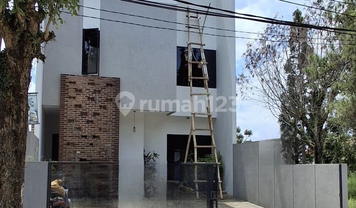 Rumah Baru Siap Huni Di Setiabudi Bandung Harga Nego