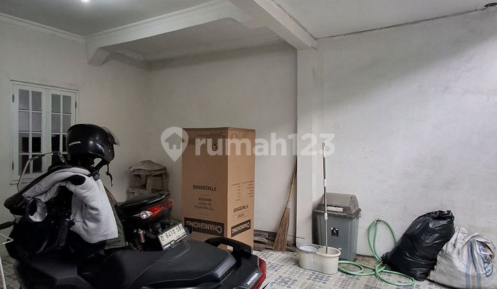 Main Road House Cimahi South near UNJANI Campus and Leuwigajah.