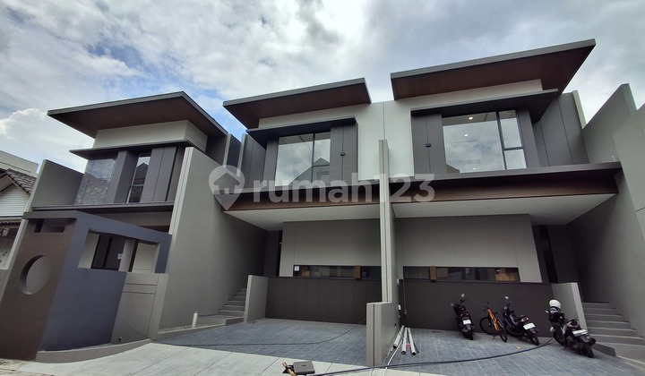 Rumah Baru Siap Huni Minimalis Modern Di Setraduta Bandung