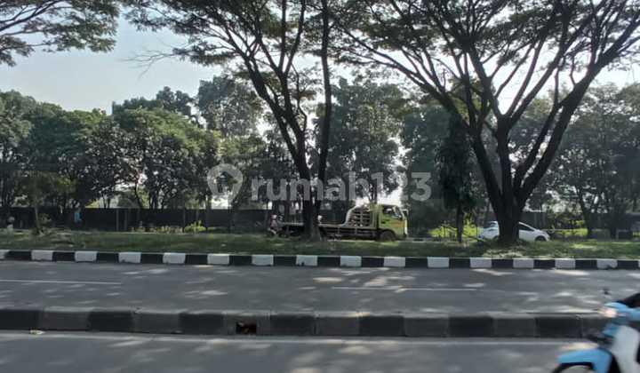 Land on Soekarno Hatta Mainroad, Bandung