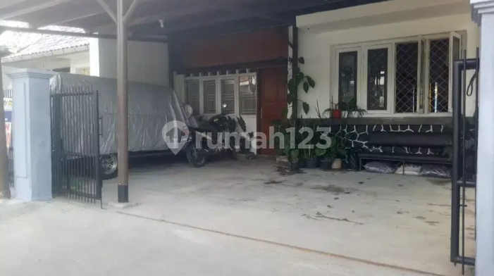 Rumah di Sayap Jl. Riau, Re. Martadinata Bandung, Bandung