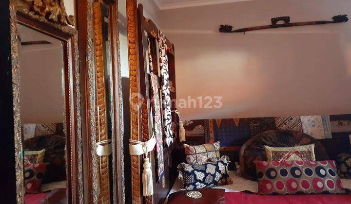 Rumah 3 Lantai Bagus Semi Furnished di Geger Kalong, Bandung 2