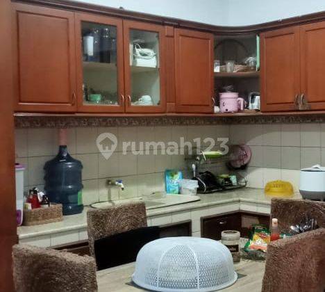 Rumah 2 Lantai Bagus SHM di Gatot Subroto, Bandung 1