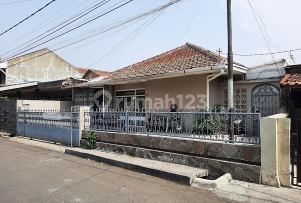 For Sale: City Center House in Sayap Supratman, Bandung, with SHM. 1