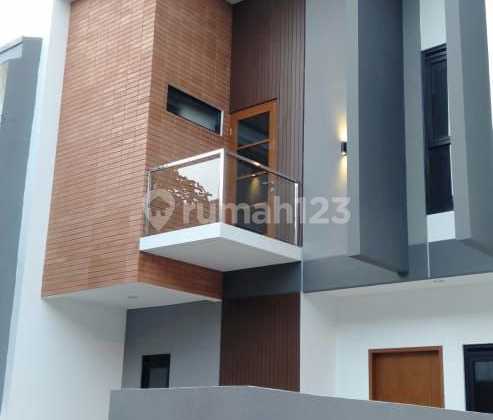 New ready-to-occupy house in BKR Pasirluyu Buah Batu wing, Central Bandung City.