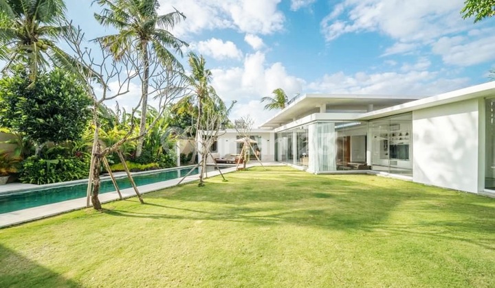 Luxury Villa Dengan Halaman Dan Taman Yang Luas Di Babakan , Canggu ....500 Meter Ke Joon Canggu Dan 15 Menit Ke Atlas Beach Club