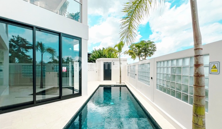 Turun Harga ..Villa Baru Modern Style dan Juga di Lengkapi Peralatan Smart Home Serba Otomatis di Tumbak Bayuh , Pererenan ... 2