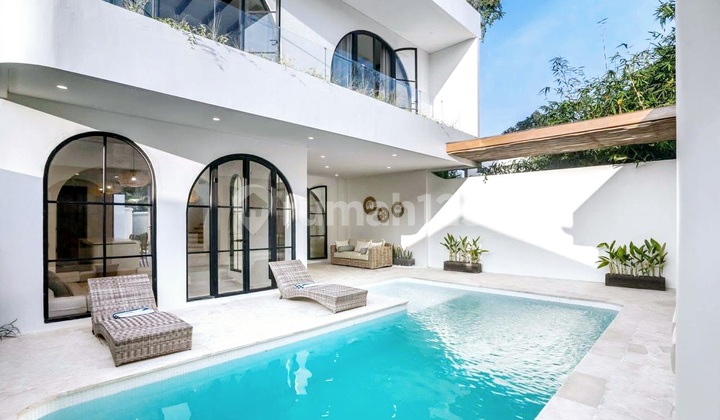 Villa Baru Mediterranean Style Di Babakan , Canggu ...terletak Hanya 10 Menit Dari 2 Area Utama Di Canggu Yaitu Batu Bolong Dan Pererenan...serta Rating 9,5 