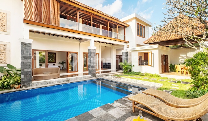 Villa Cantik Minimalis Tropical Style di Bumbak,Umalas ..150 Meter ke Proeducation Internasional School, 700 Meter ke Liga Tennis dan 8 Menit ke Nook Umalas 2