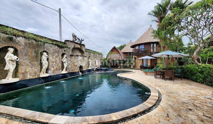 Komplek resort villa dengan kondisi Masih Operasi dengan occupation 80% , 5 menit ke nook Dan 10 menit ke Berawa , Di jalan UTAMA Umalas Kerobokan Kuta, Badung Bali (*DIHITUNG HARGA TANAH SAJA , DIBAWAH HARGA PASARAN TANAH) 1