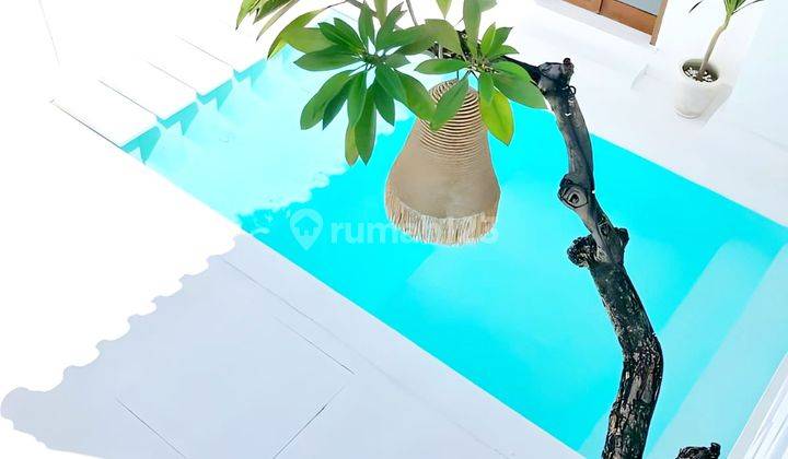 White modern house and minimalist villa with a comfortable feel is located in the elite area of nusa dua Bali,  very suitable for living and rent. 2