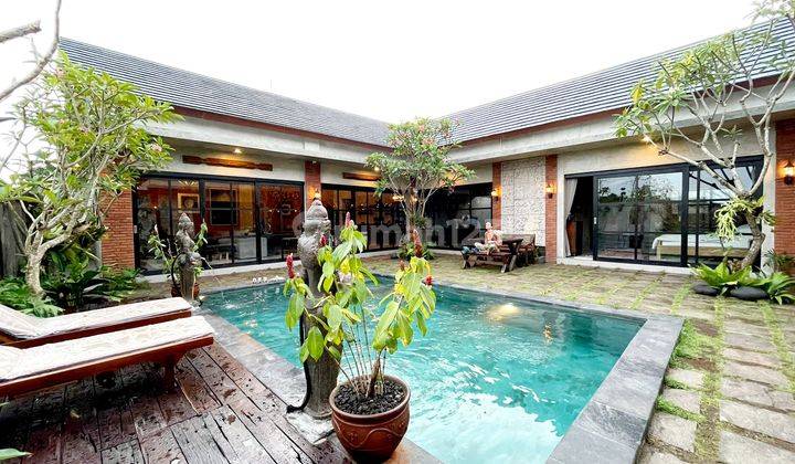 Brand new Beautifully villa inspired by art concept at pecatu Jimbaran.This villa selected building material,strong quality, High ceiling and villa neighborhoods  1