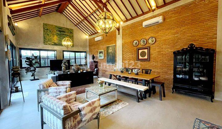 Brand new Beautifully villa inspired by art concept at pecatu Jimbaran.This villa selected building material,strong quality, High ceiling and villa neighborhoods  9
