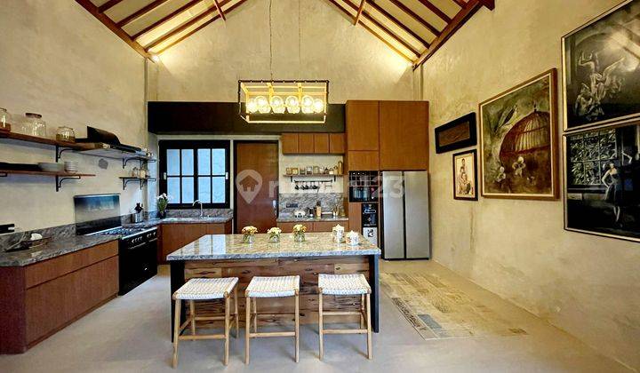 Brand new Beautifully villa inspired by art concept at pecatu Jimbaran.This villa selected building material,strong quality, High ceiling and villa neighborhoods  10