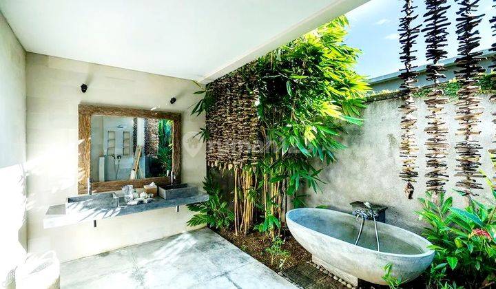 Luxury and Beautiful Retreat villa with Ocean and rice field view, inspired by ancestral balinese and javanese architecture at Tangguntiti Beraban,Tabanan  26