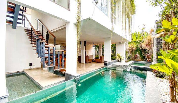Villa cantik 2 lantai plus rooftop , dekat canggu area , cafe moka , cinnamon cafe , Nook dll di Umalas 1