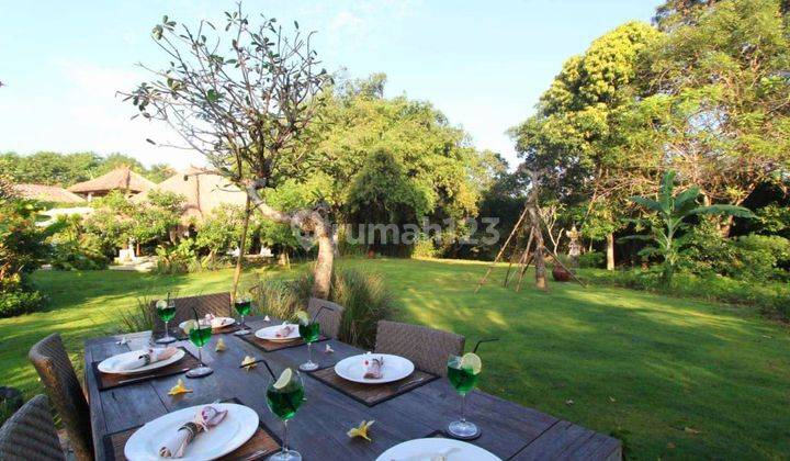 Villa minimalist tropical style dengan lingkungan yang Nyaman dan dengan Taman yang Luas, dekat pantai dan hanya 5 menit ke pantai Sanur di Padang Galak , Sanur  3
