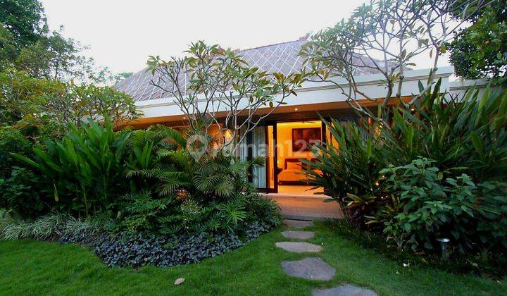 Villa minimalist tropical style dengan lingkungan yang Nyaman dan dengan Taman yang Luas, dekat pantai dan hanya 5 menit ke pantai Sanur di Padang Galak , Sanur  4