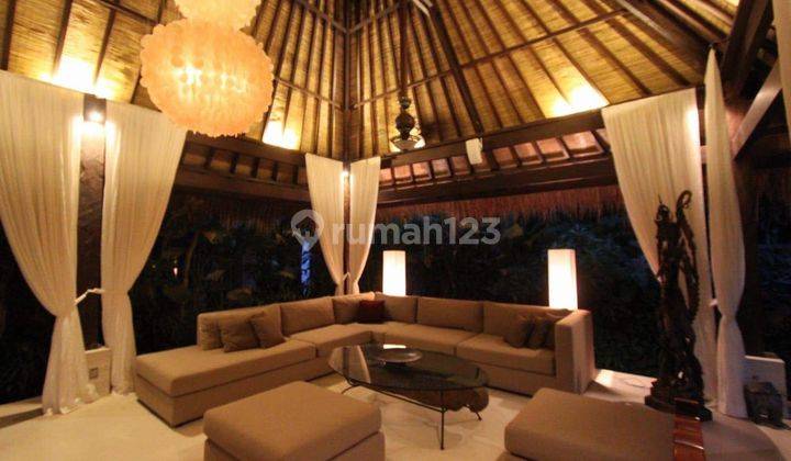 Villa minimalist tropical style dengan lingkungan yang Nyaman dan dengan Taman yang Luas, dekat pantai dan hanya 5 menit ke pantai Sanur di Padang Galak , Sanur  9