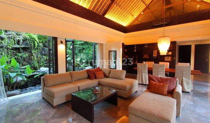 Villa minimalist tropical style dengan lingkungan yang Nyaman dan dengan Taman yang Luas, dekat pantai dan hanya 5 menit ke pantai Sanur di Padang Galak , Sanur  10