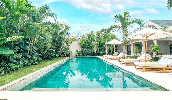 Luxurious and Gorgeous Villa with Hampston Americab classic style at Berawa Canggu...400 meters to Atlas Beach Fest and 500 meter to Finns Beach Club  2