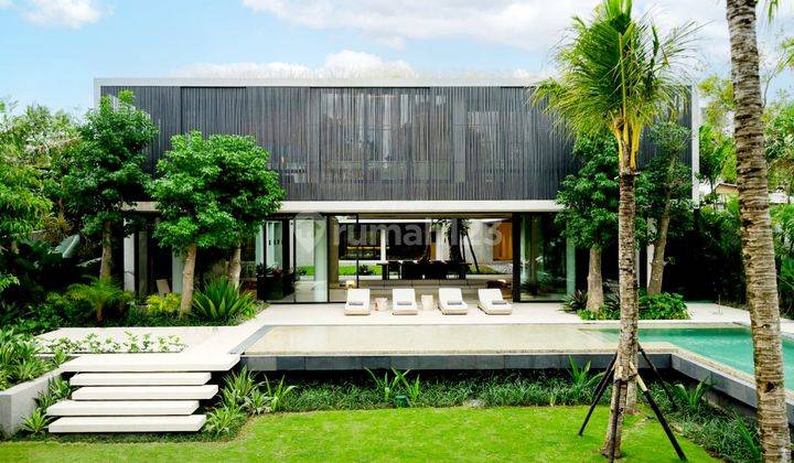 Brand new Luxury architectur masterpiece tropical modern villa with Rice field view and River view at Pererenan Canggu  2