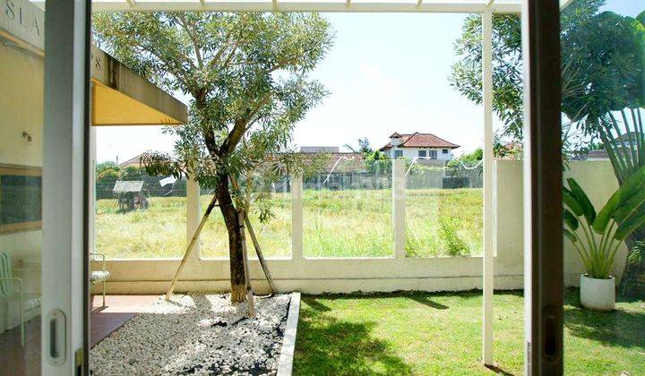 Brand new villa modern minimalist with Rice field view at Umalas... strategic location ,only 4 minutes to International French school and 5 minutes to Nook restaurant  1