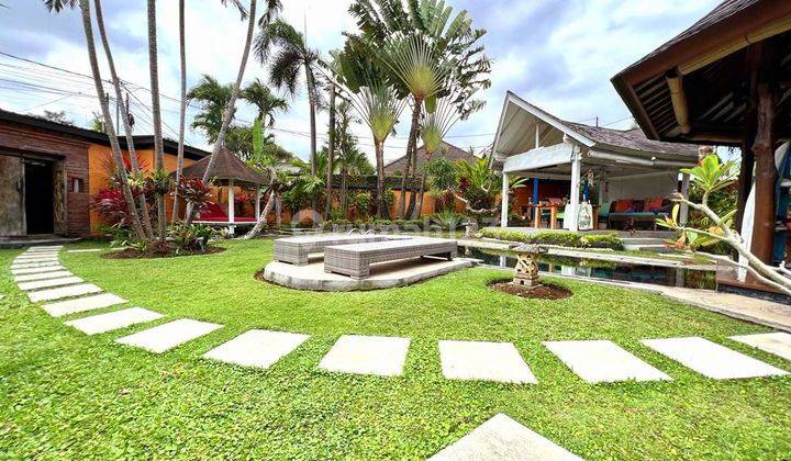 Tropical villa with Big Garden at Bumbak Umalas... 5 menit ke seminyak dan Canggu area 2